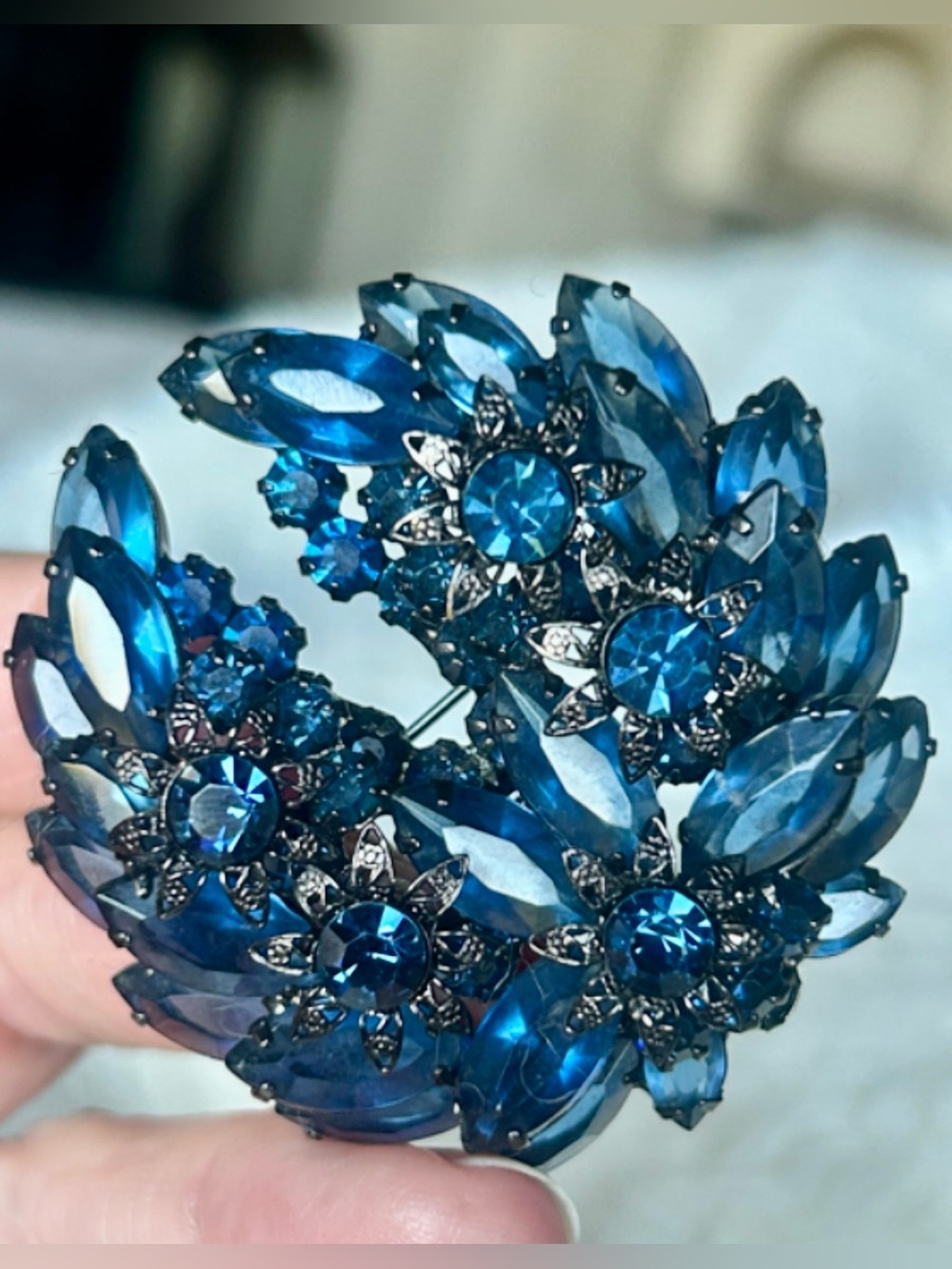 DO NOT BUY HOLD FOR SUNNYBEAR  DeLizza & Elster (Juliana) Cobalt Blue Crystal - Picture 2 of 15